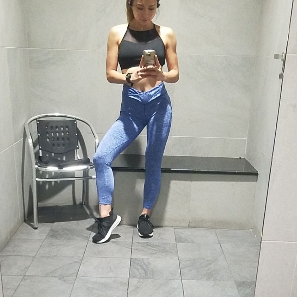 Work out SET includes sports bra and butt lifting legging with scrunch